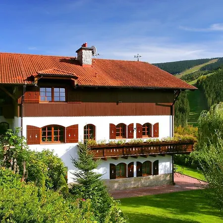 بيت ضيافة Monte Rosa 3*