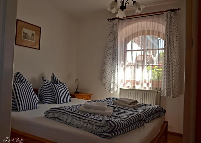 Monte Rosa بيت ضيافة 3*